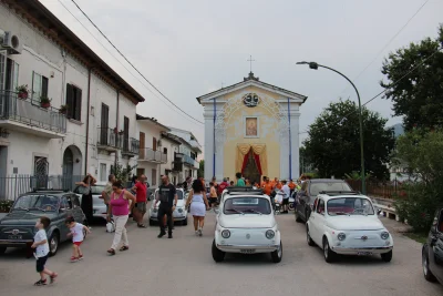 Vespa Giro con il raduno delle storiche Fiat 500